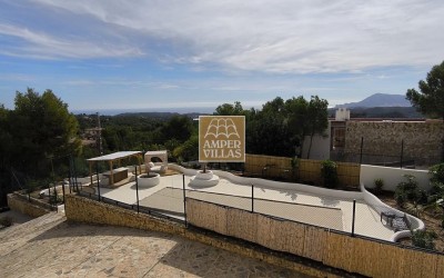 Фантастическая вилла с панорамным видом на море..